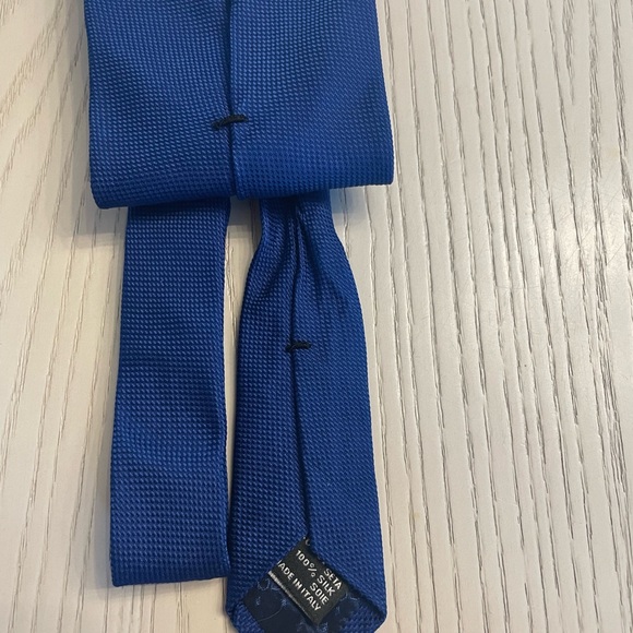 Gorgeous silk Gucci tie. Authentic & perfect condition. - Picture 4 of 9